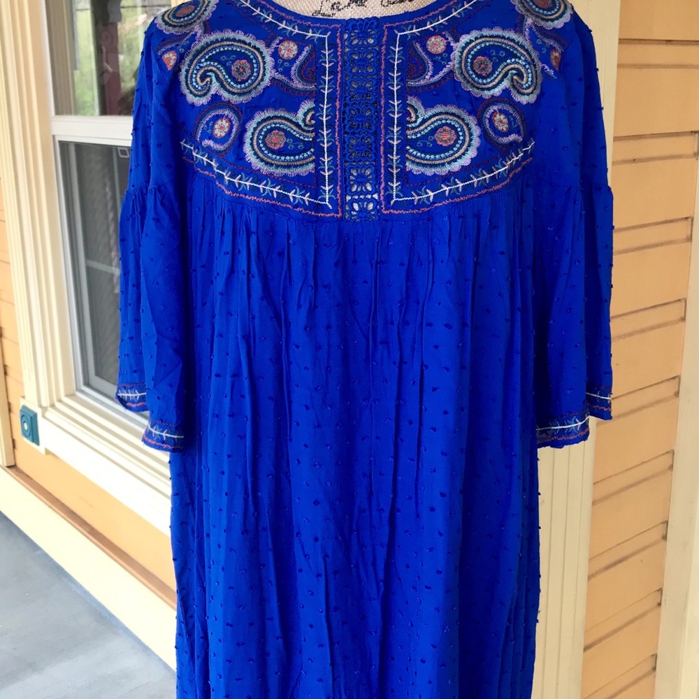 Dress - Picture 3 of 4